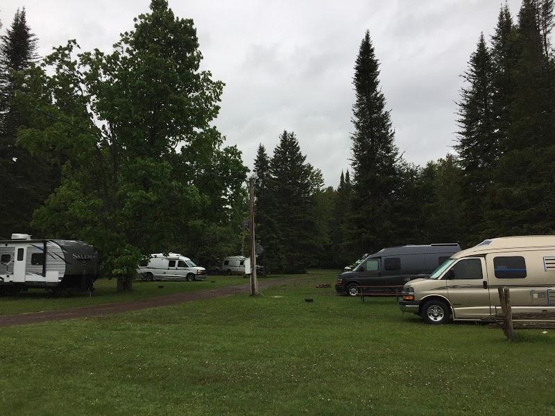 Campground Camping La Maison Verte du Parc Gaspésien in Pointe-à-la-Croix (QC) | CanaGuide